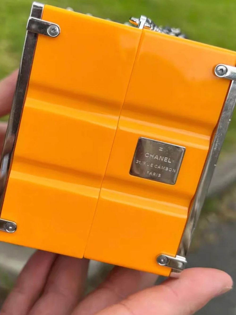 🧡ChaneI Orange 🍊 Shipping Container Bag 🚢 - Picture 7 of 7